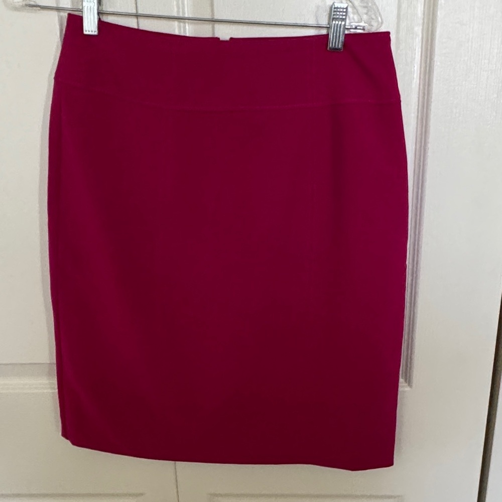Worthington Fuchsia Pencil Skirt
